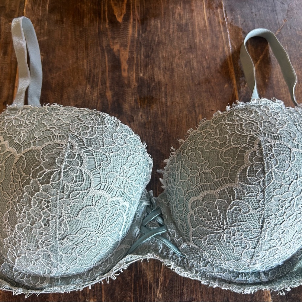 Victorias Secret Size 36D Green Lace Dream Angels Lined Demi Underwire Bra